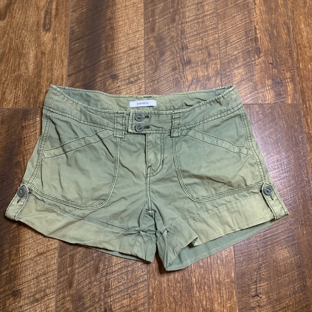Express Shorts
